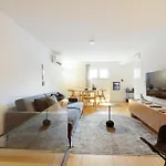 Principe Real Charming Duplex Apt Ac Ground Floor